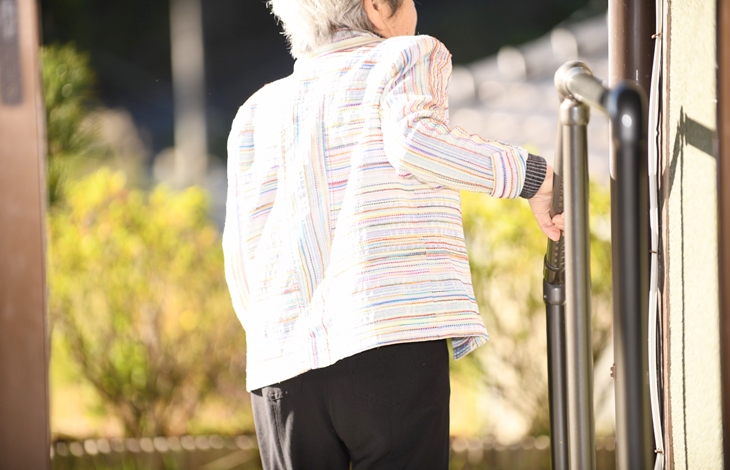 手すりの高さは床面から75センチから85センチ程度が使いやすい
